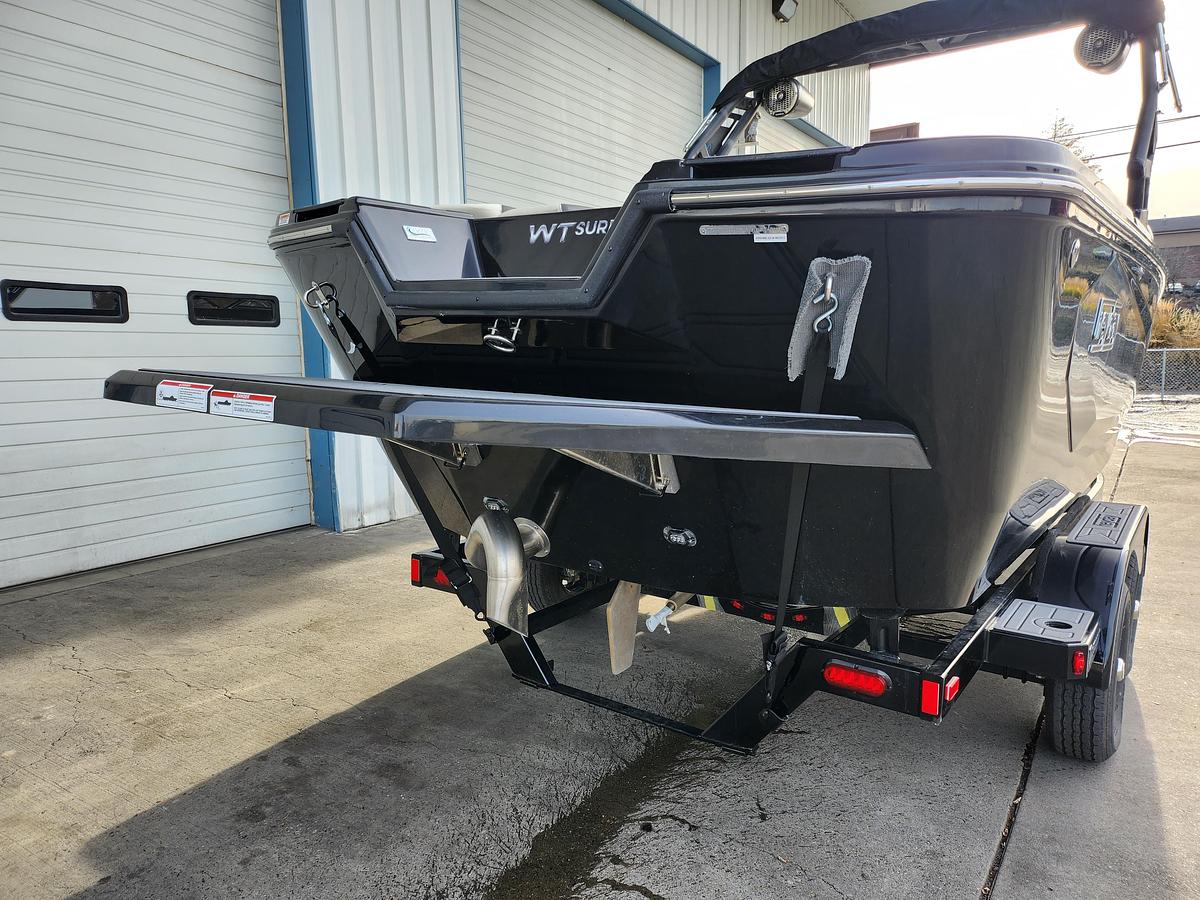 2026 Heyday Wake Boats WT-Surf
