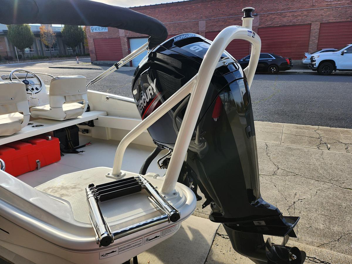 2027 Boston Whaler 160 Sport