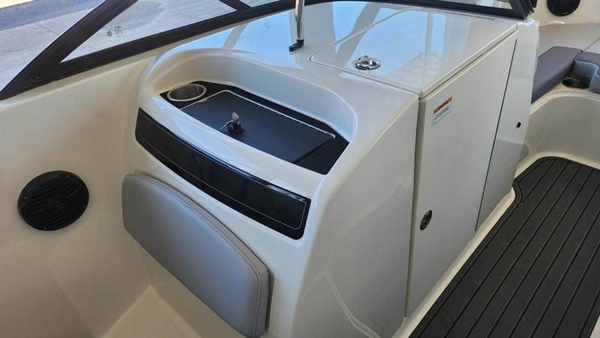 2025 Bayliner VR6 Bowrider