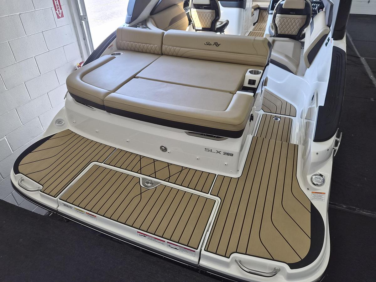 2026 Sea Ray SLX 260