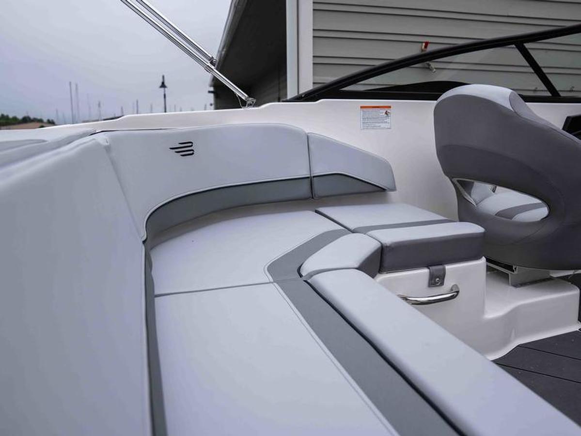 2026 Bayliner V20i Bowrider