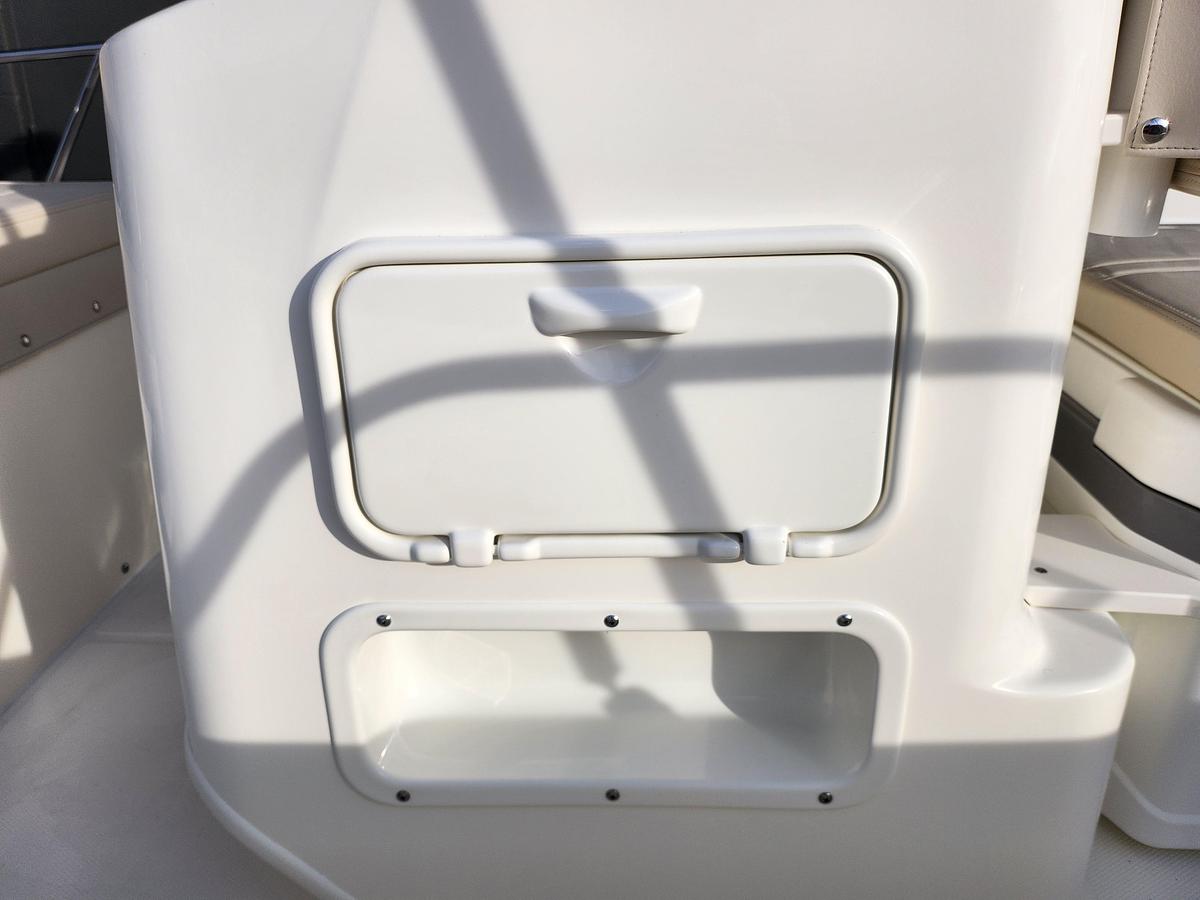 2027 Boston Whaler 150 Montauk