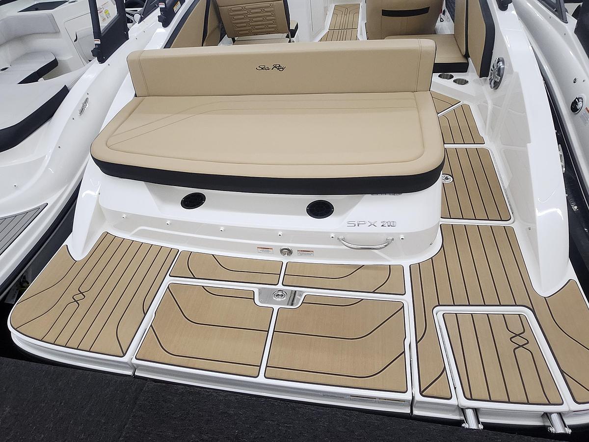 2027 Sea Ray 210 SPX
