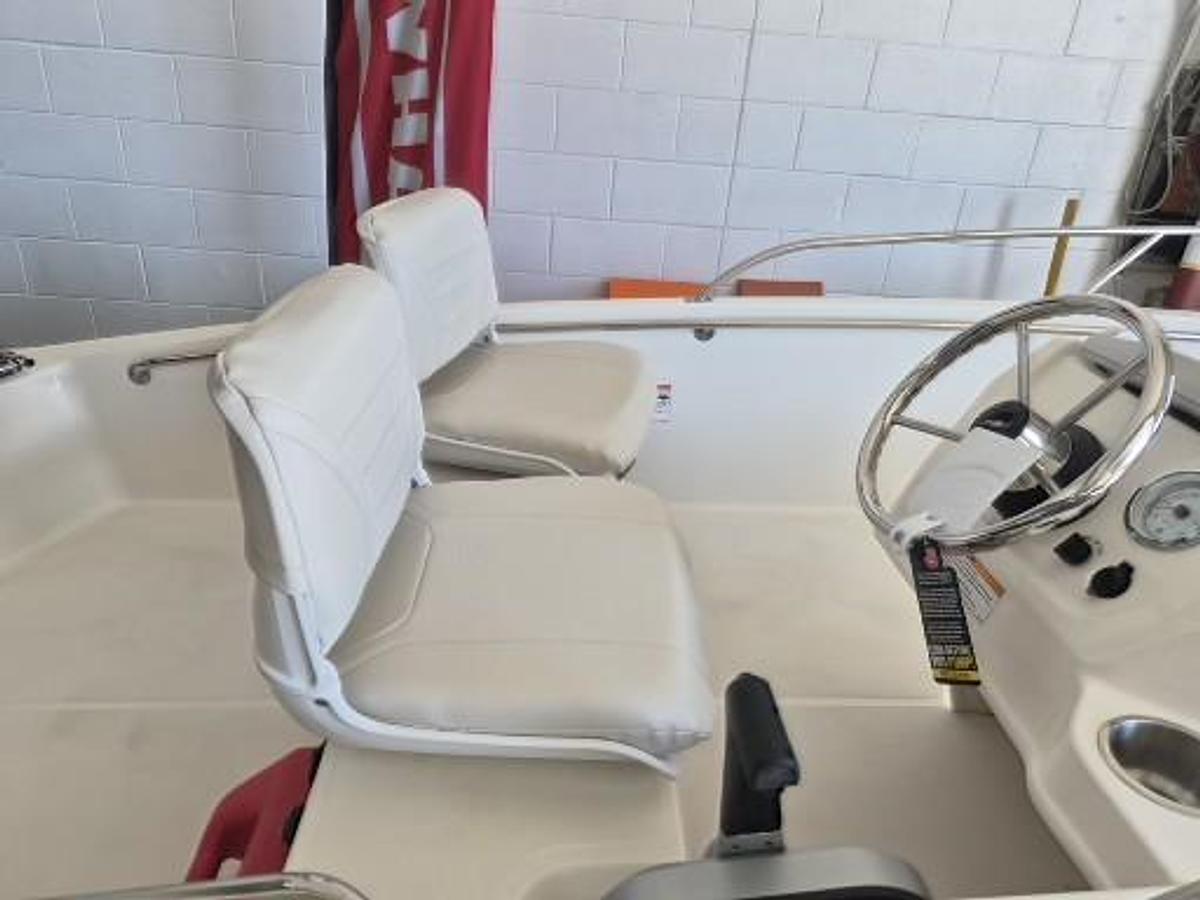 2027 Boston Whaler 130 Sport