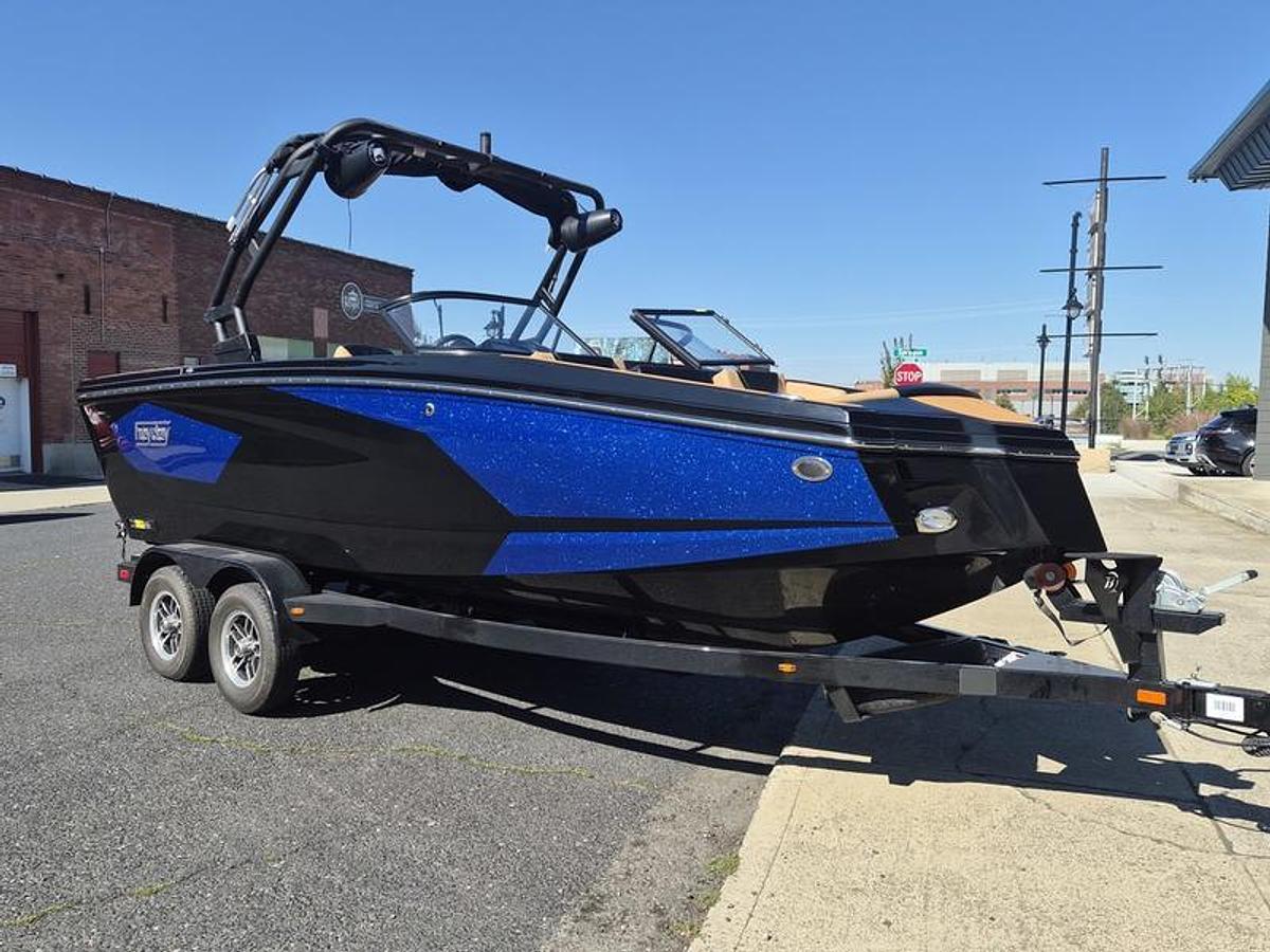 2026 Heyday Wake Boats WT-2DC