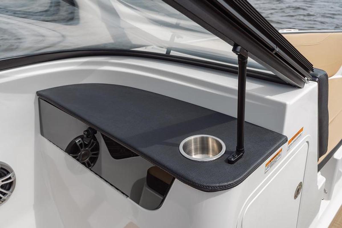 2025 Sea Ray SPX 190