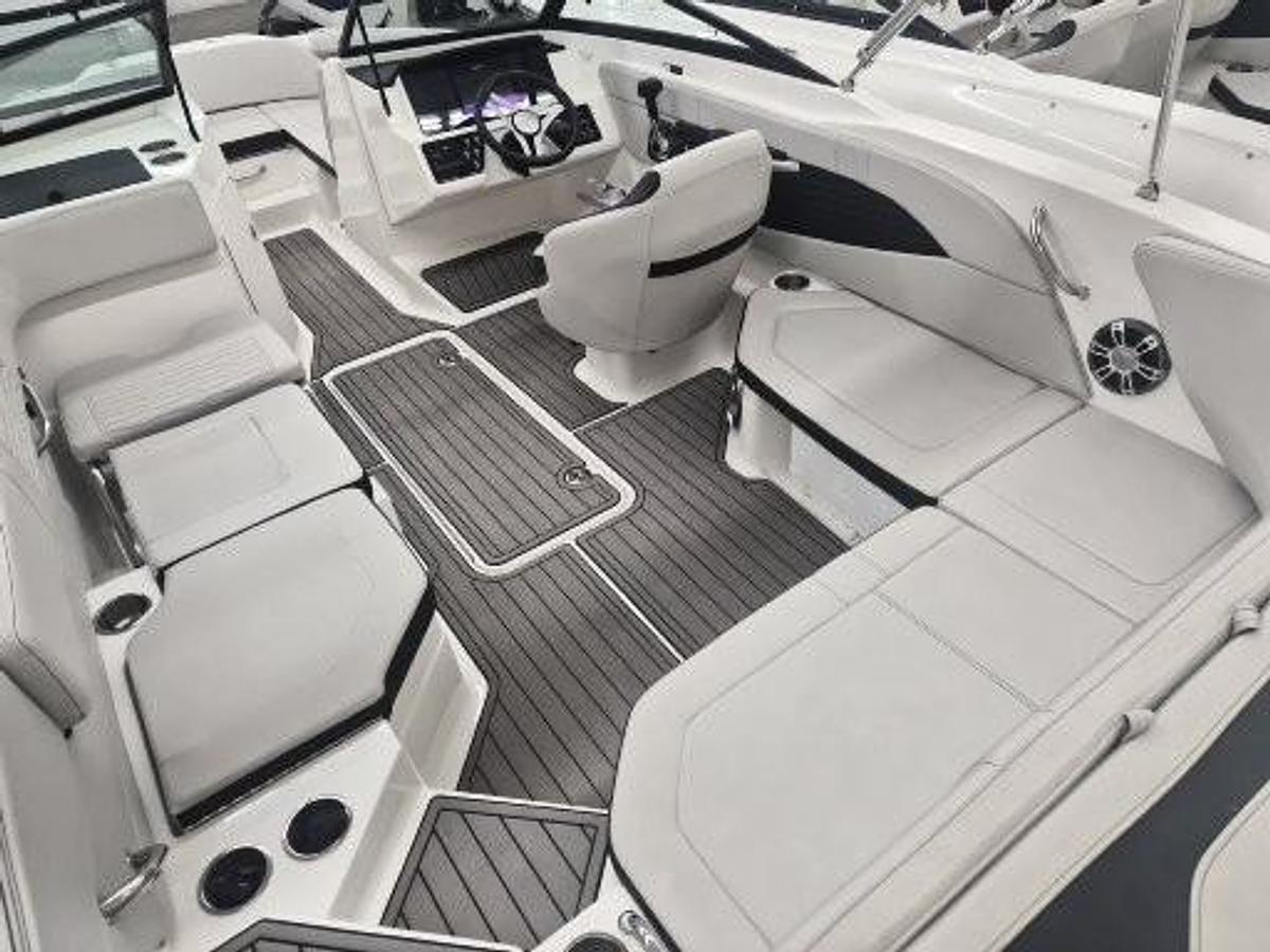 Used 2023 Sea Ray SPX 210