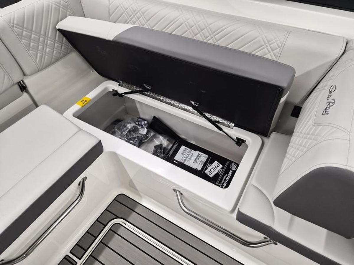 2026 Sea Ray SDX 230