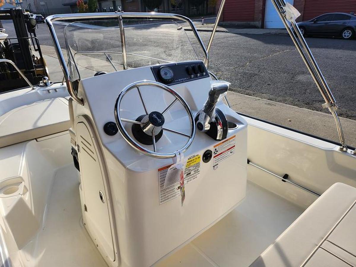 2026 Boston Whaler 150 Montauk