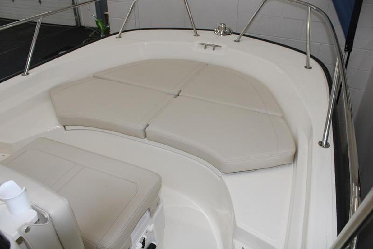 2026 Boston Whaler 170 Montauk