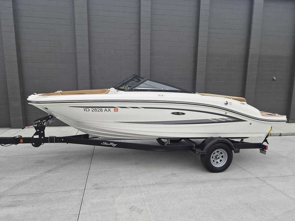 Used 2017 Sea Ray SPX 190