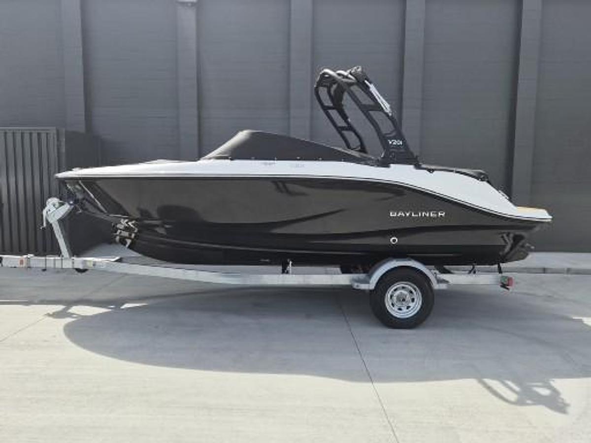 2026 Bayliner V20i Bowrider