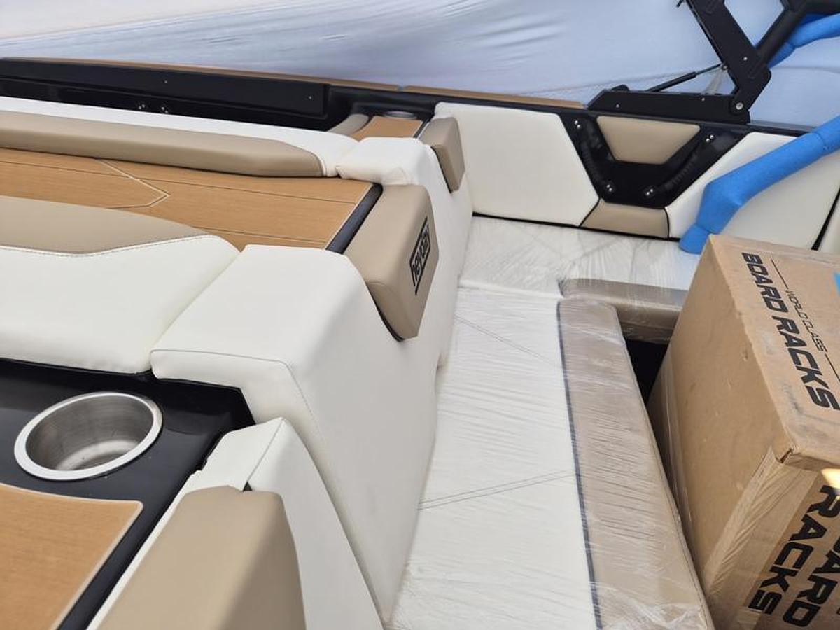 2026 Heyday Wake Boats WTSURF