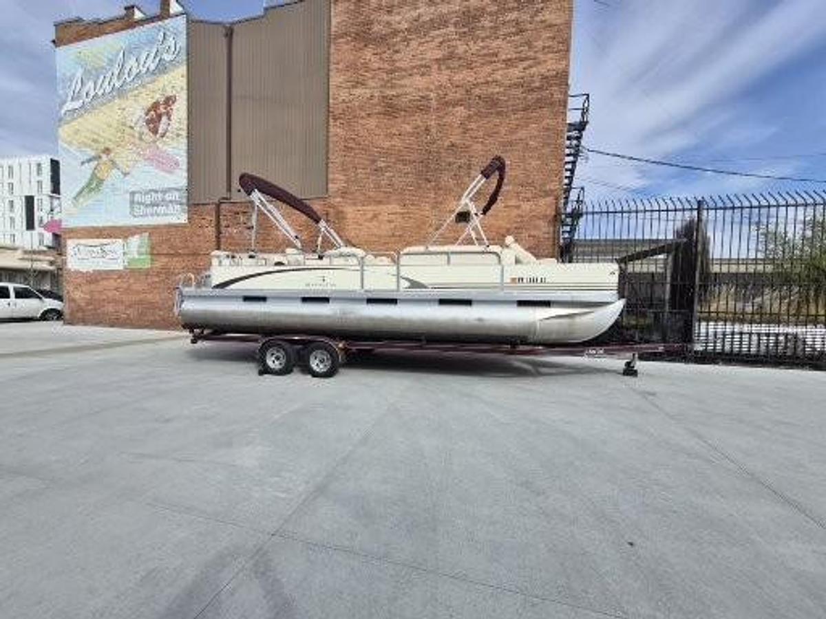 Used 2005 Bennington 257 FX