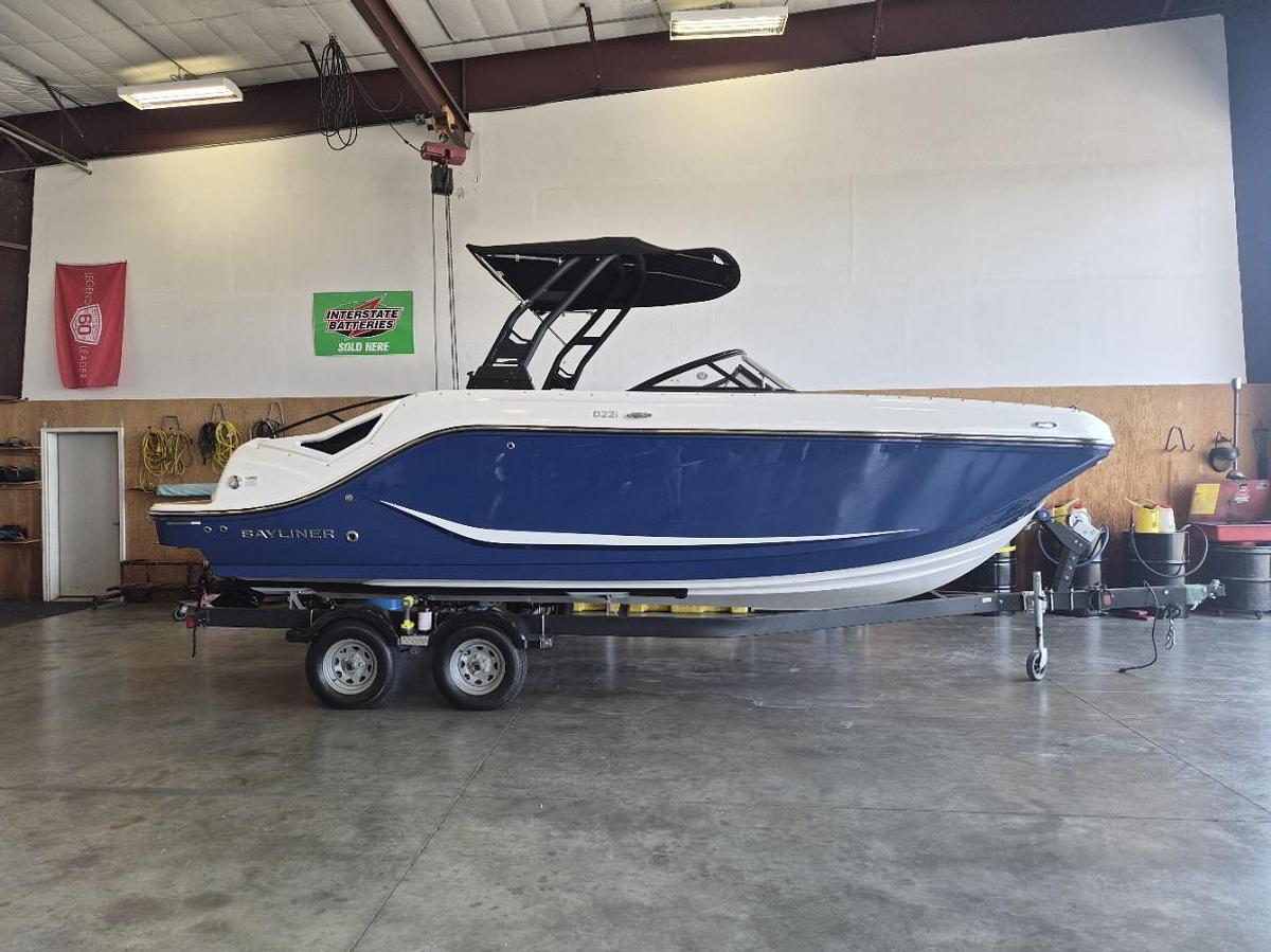 2025 Bayliner D22i