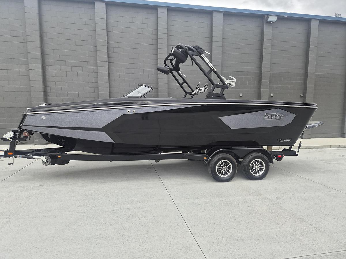 2026 Heyday Wake Boats WT-Surf