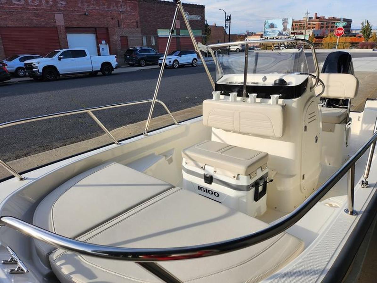 2026 Boston Whaler 150 Montauk