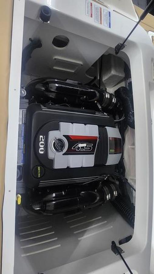 2025 Sea Ray SPX 190