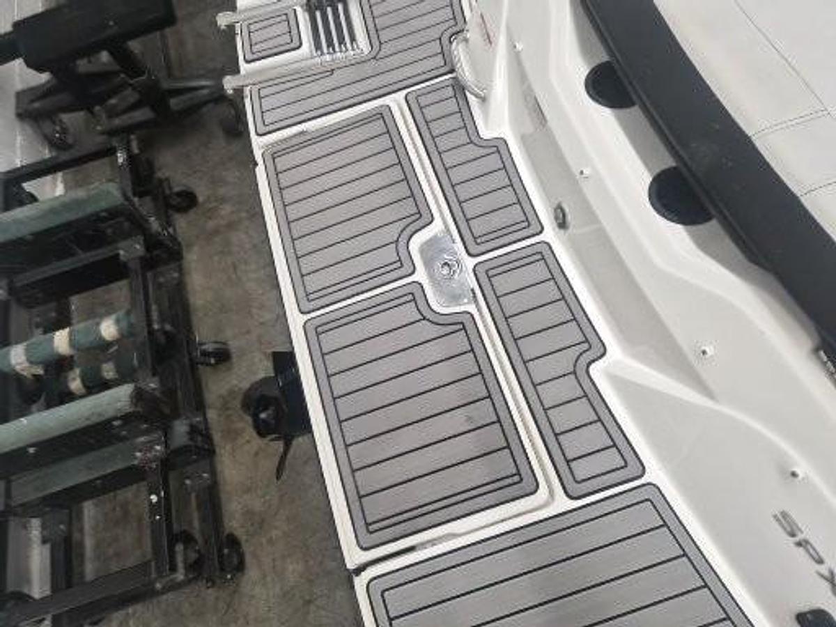 Used 2023 Sea Ray SPX 210
