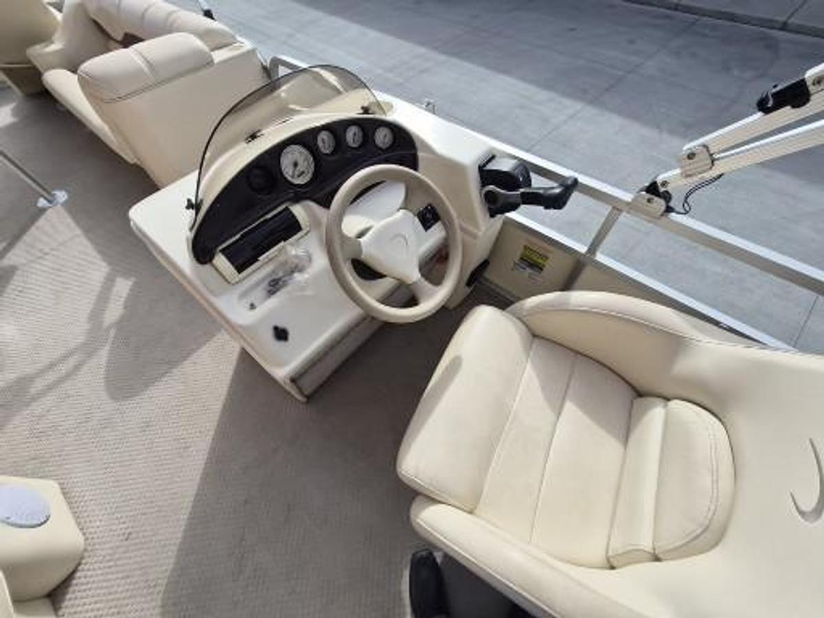 Used 2005 Bennington 257 FX