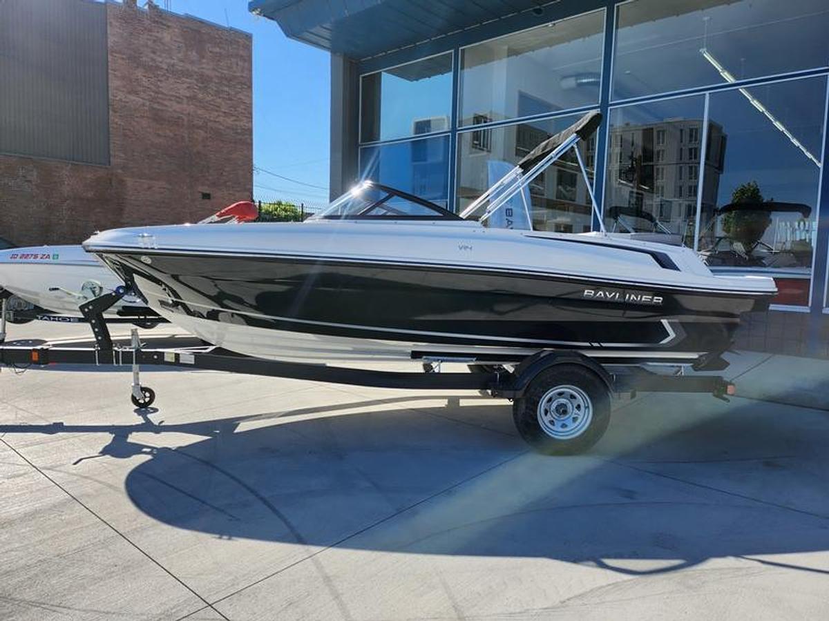 2024 Bayliner VR4 Bowrider