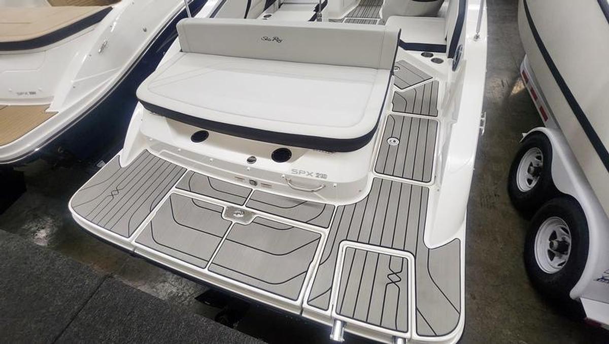 2025 Sea Ray SPX 210