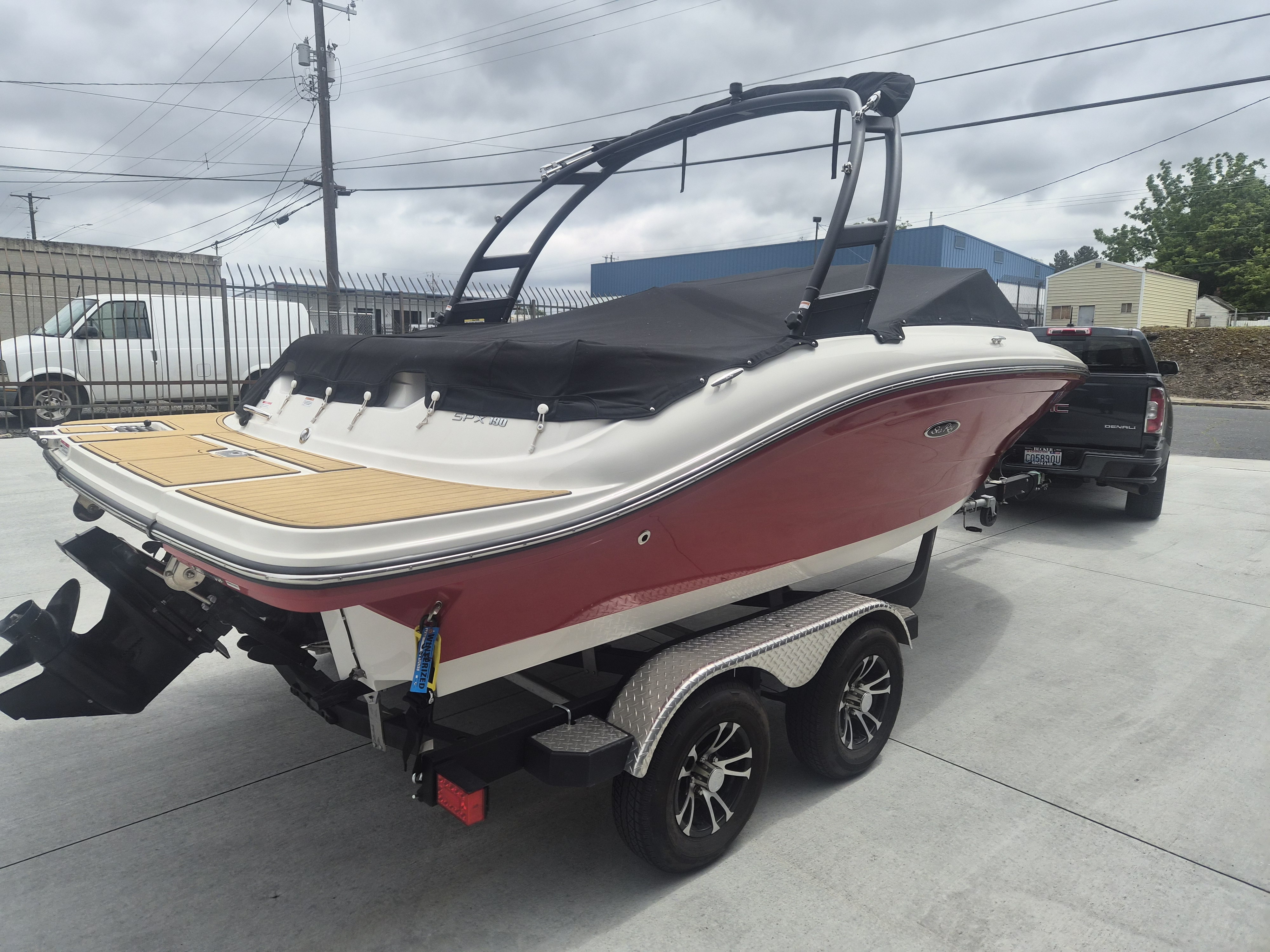 Used 2023 Sea Ray SPX 190
