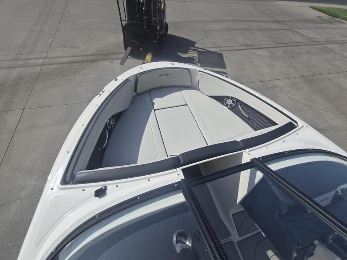 2025 Sea Ray SPX 190