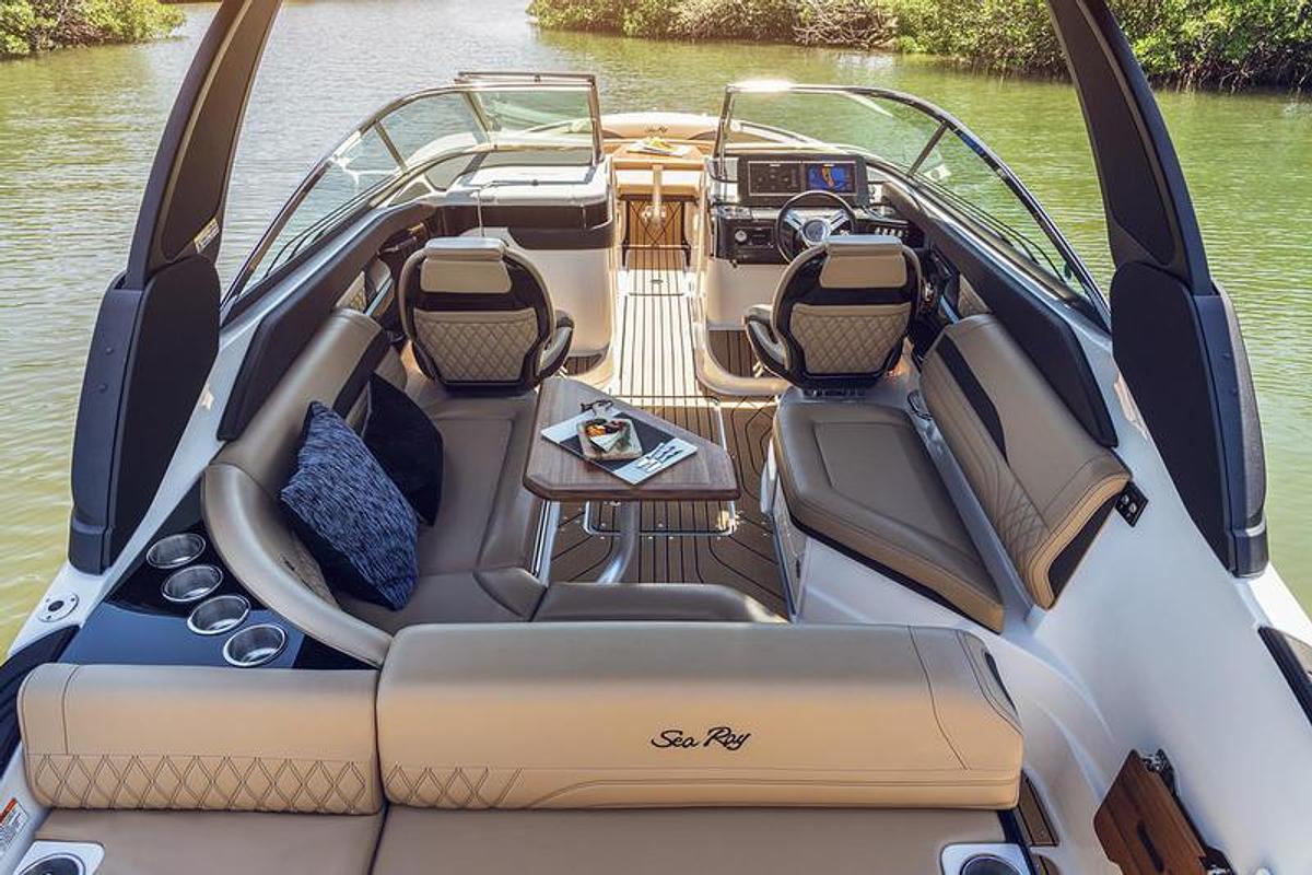 2026 Sea Ray SLX 260