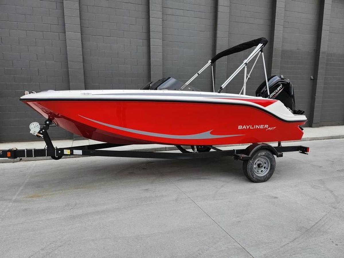 2025 Bayliner M17