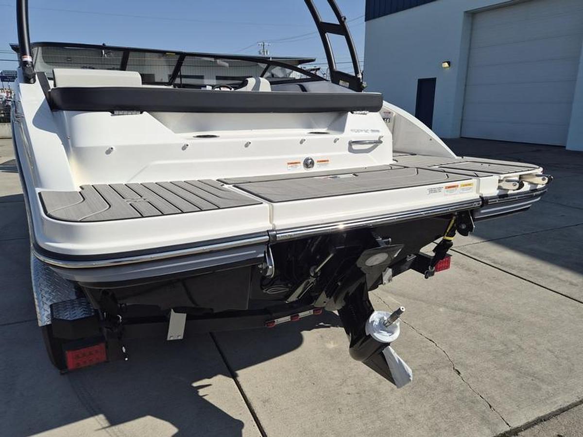 2025 Sea Ray SPX 190