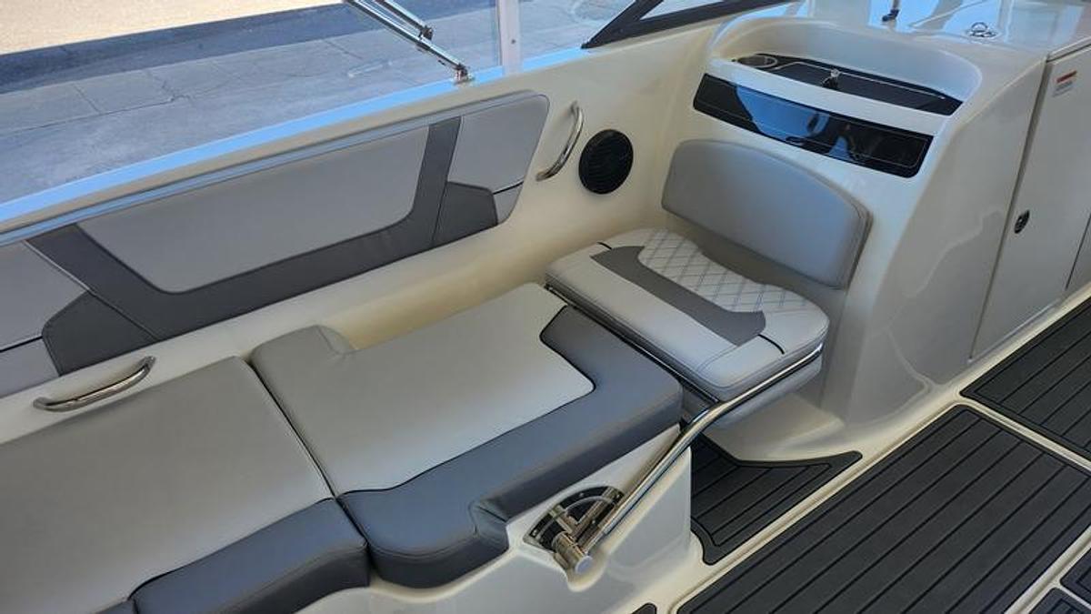 2025 Bayliner VR6 Bowrider