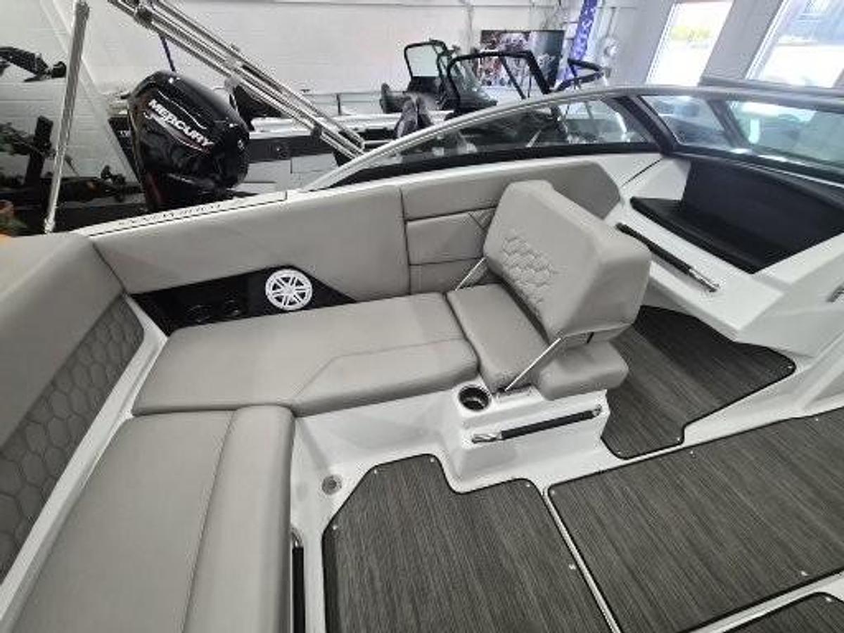 Used 2023 Four Winns H1