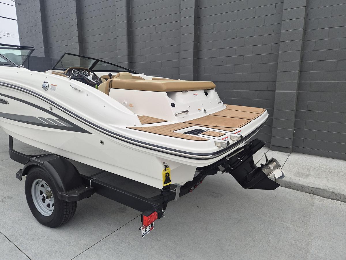 Used 2017 Sea Ray SPX 190