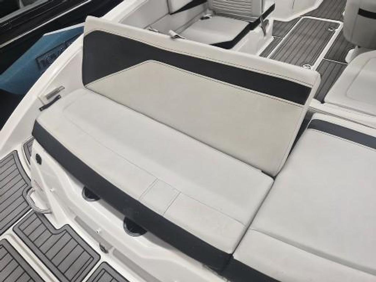 Used 2023 Sea Ray SPX 210