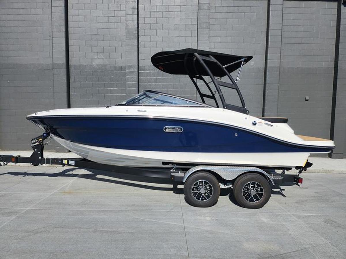 2025 Sea Ray SPX 190