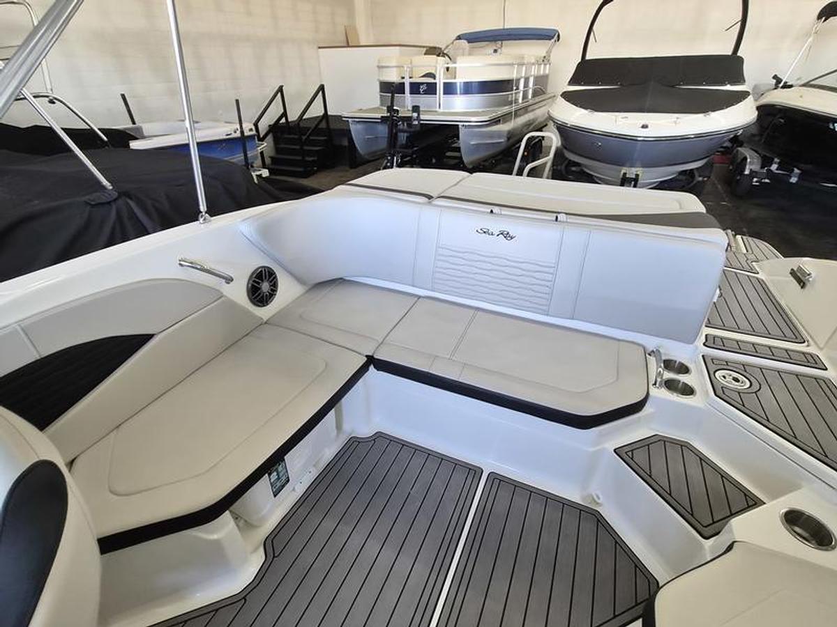 Used 2023 Sea Ray SPX 210
