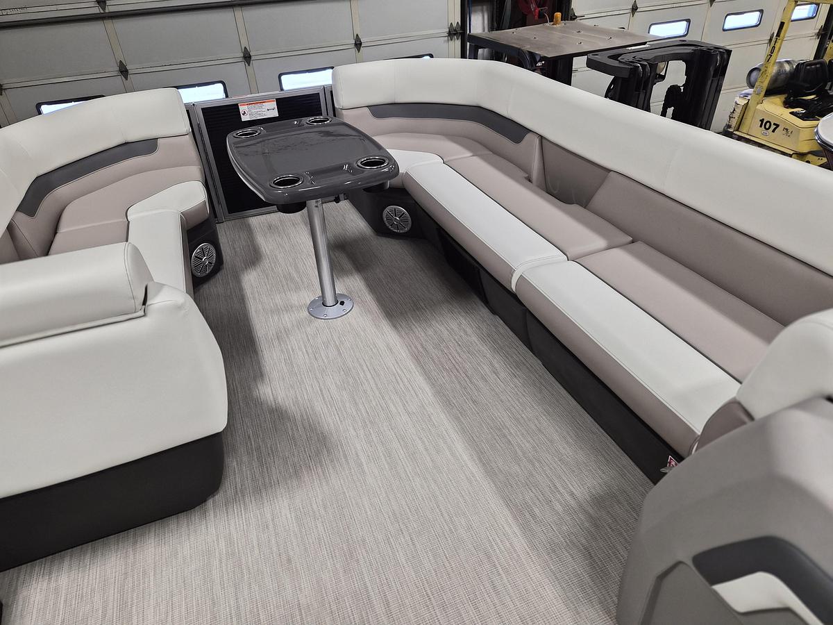 2026 Princecraft Vectra® 23 L