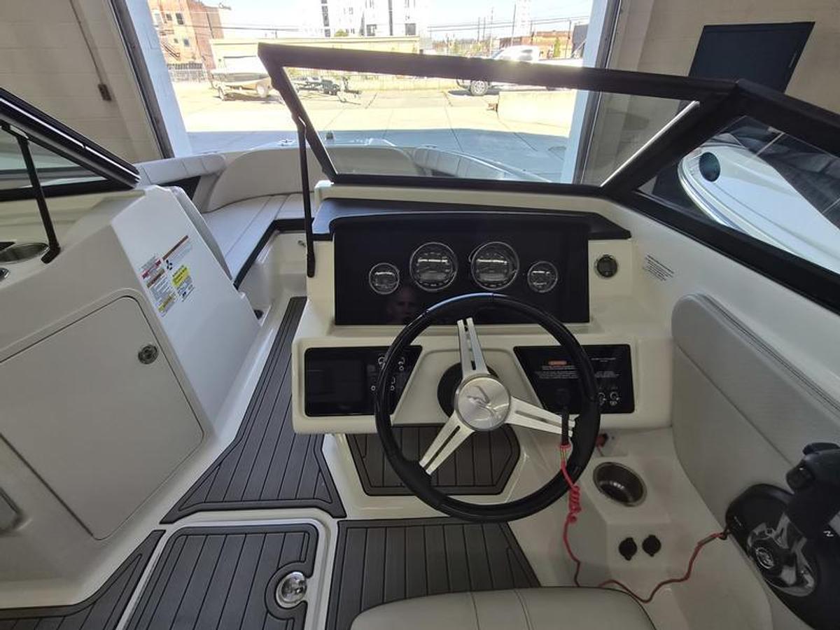 Used 2023 Sea Ray SPX 210