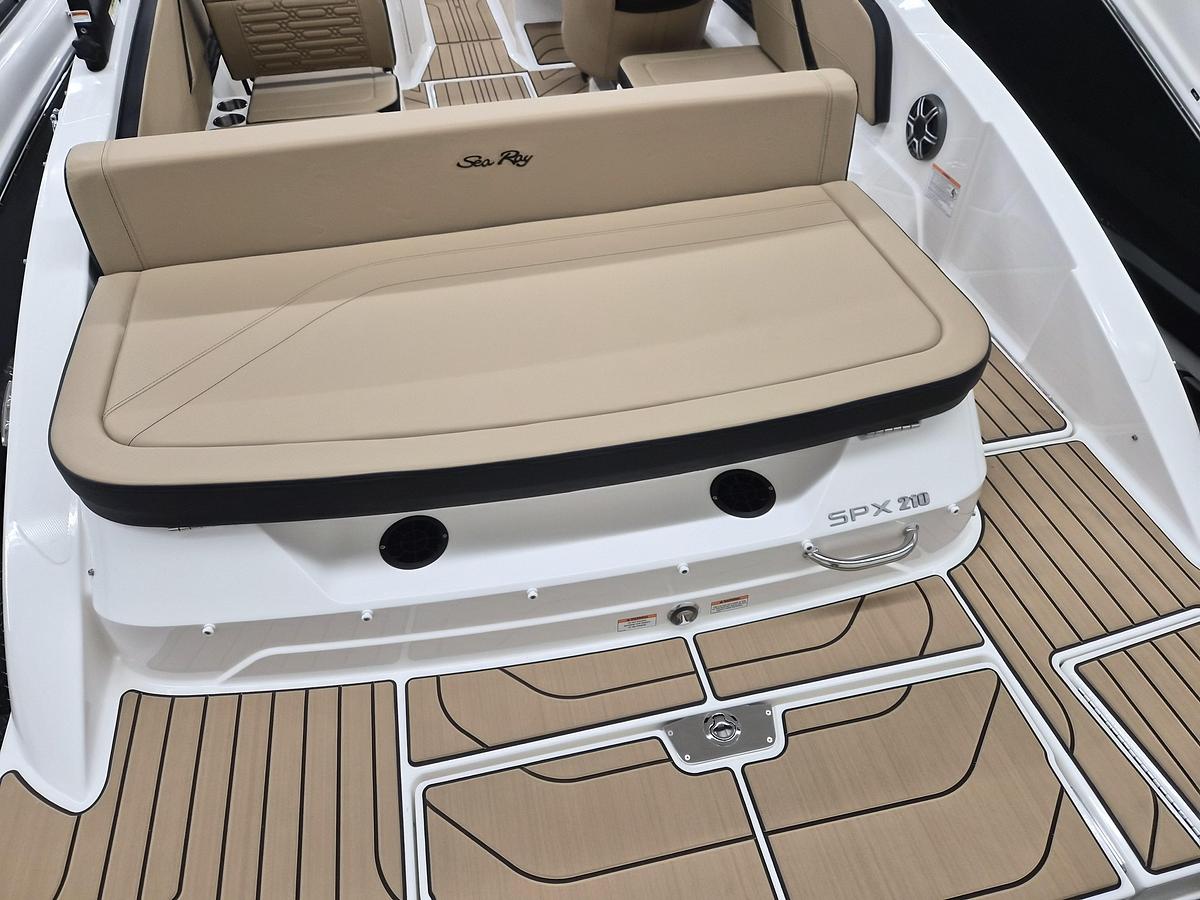 2026 Sea Ray SPX 210