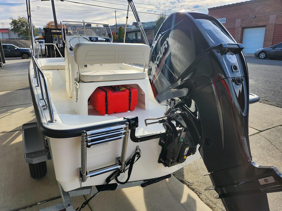 2027 Boston Whaler 150 Montauk