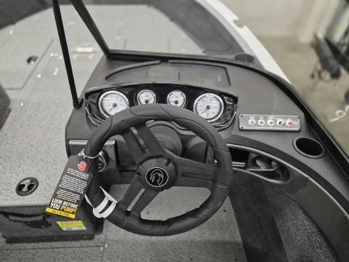 2026 Crestliner 1750 Hawk Walkthrough