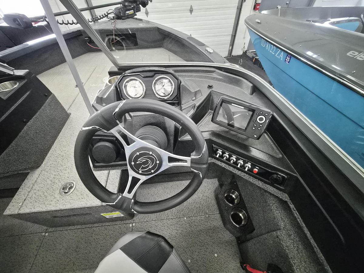 Used 2022 Crestliner 1750 Fish Hawk Walkthrough