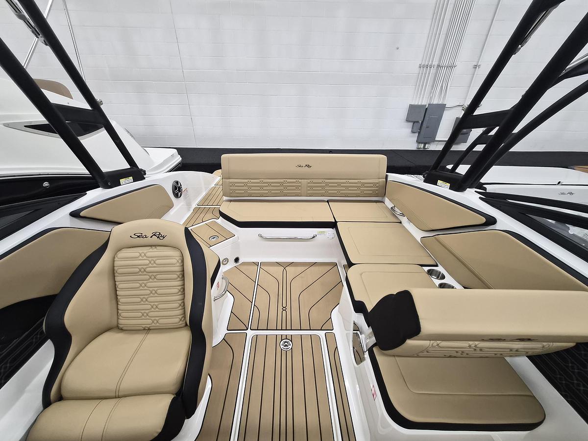 2026 Sea Ray SPX 210