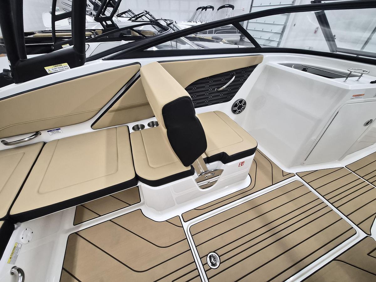 2026 Sea Ray SPX 210