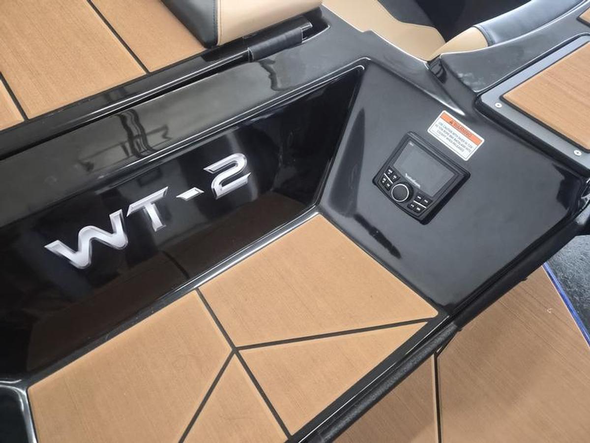 2026 Heyday Wake Boats WT-2DC