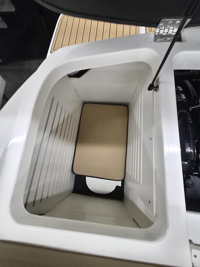 Used 2023 Sea Ray SPX 210