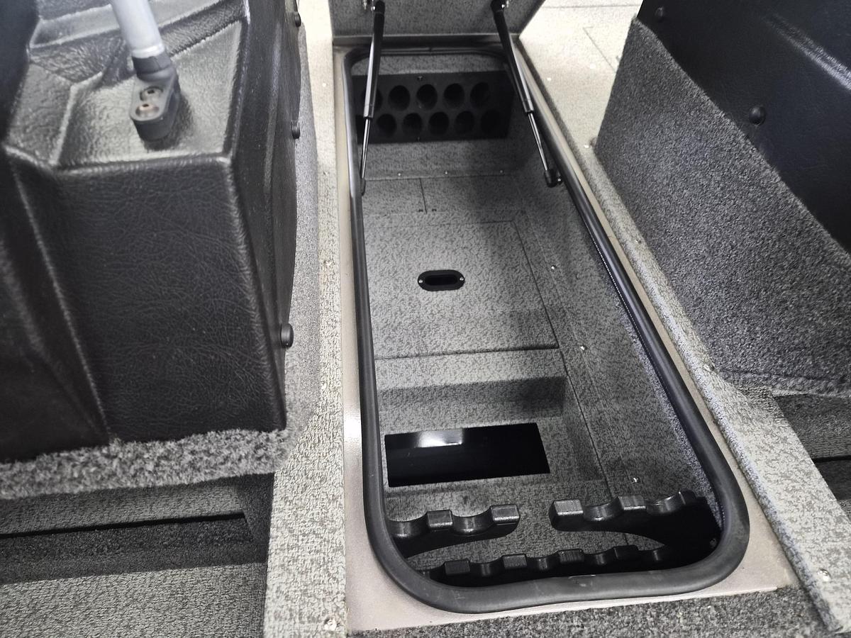 Used 2022 Crestliner 1750 Fish Hawk Walkthrough