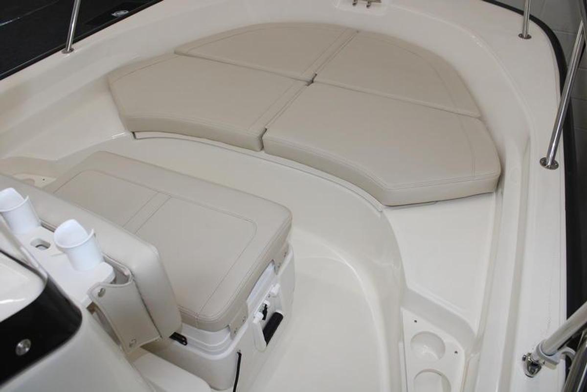 2026 Boston Whaler 170 Montauk