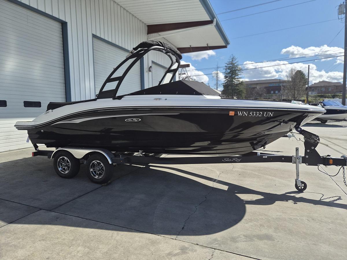 Used 2023 Sea Ray SPX 210